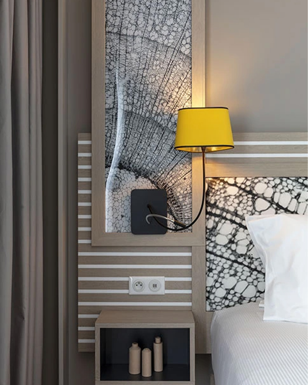 Loin des codes du restaurant d’hôtel, le mobilier et les luminaires composent une atmosphère chaleureuse et décontractée. Un lieu pensé comme une pièce à vivre, où l’on vient manger, échanger et prendre le temps.